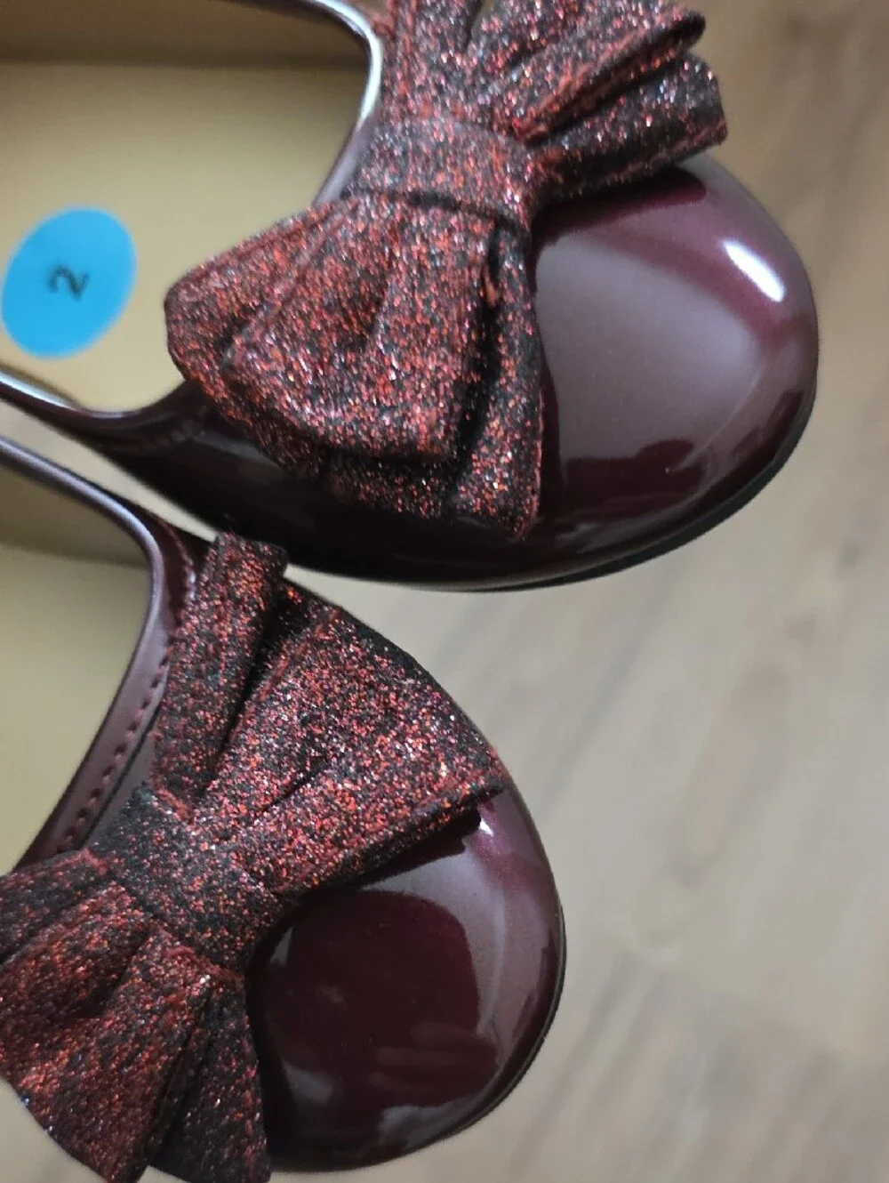 Girls Burgundy Patent Mary Janes with Glitter Bow. Size 2.
